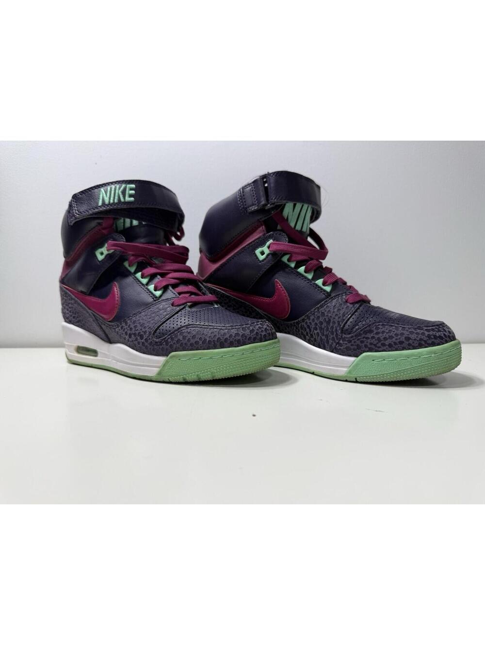 NIKE AIR REVOLUTION SKY HI SNEAKERS WOMENS 7 599410-500 PURPLE DYNASTY RASPBERRY
